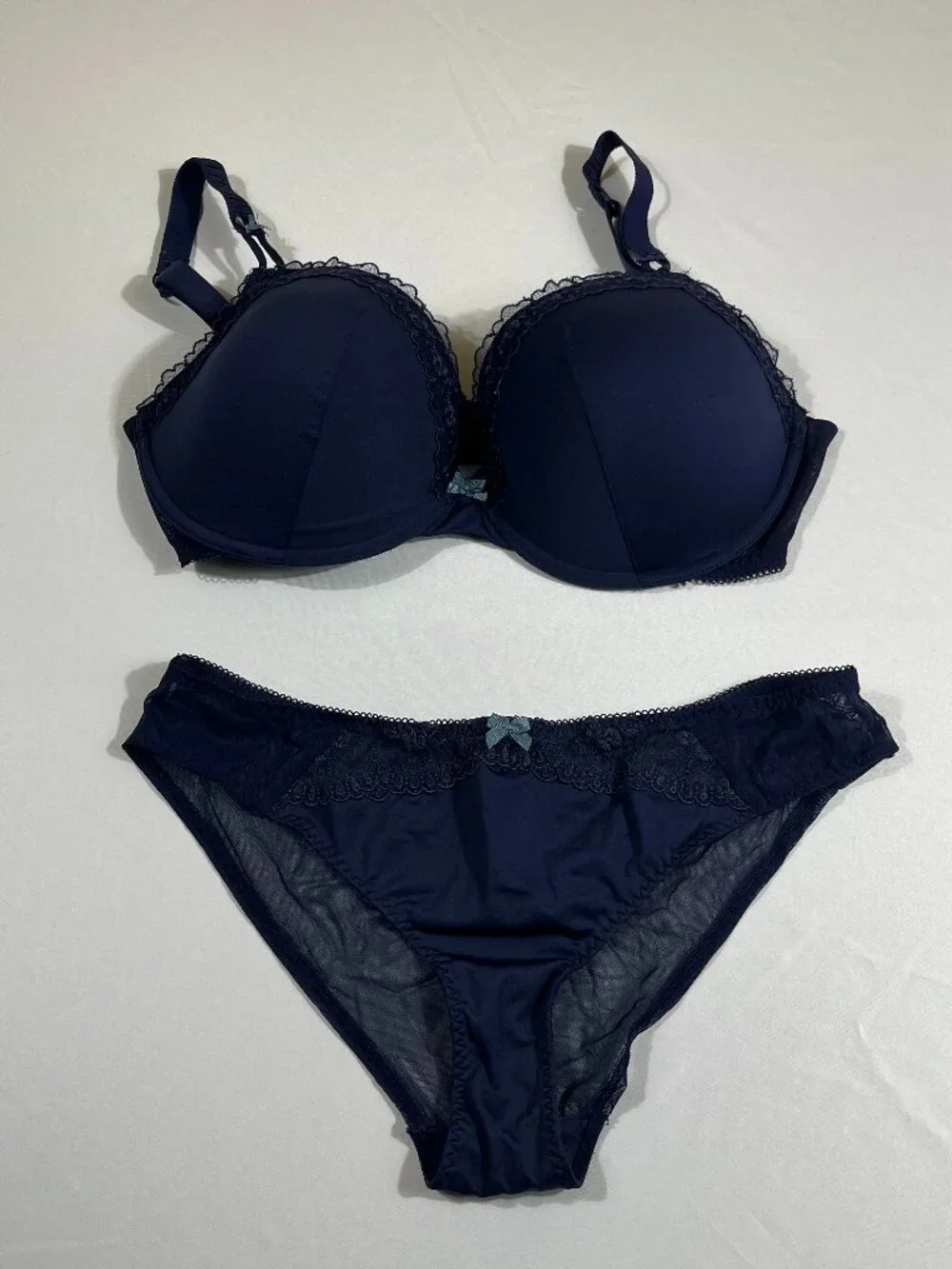 Marks & Spencer Navy Blue Lace Trim Bra & Panty Lingerie Set 36DD / UK‎ 14
